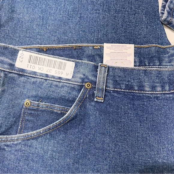 💥NWT💥 Men’s Wrangler Rugged Wear Relaxed Fit Jean  Size 42”x29” - Picture 4 of 5